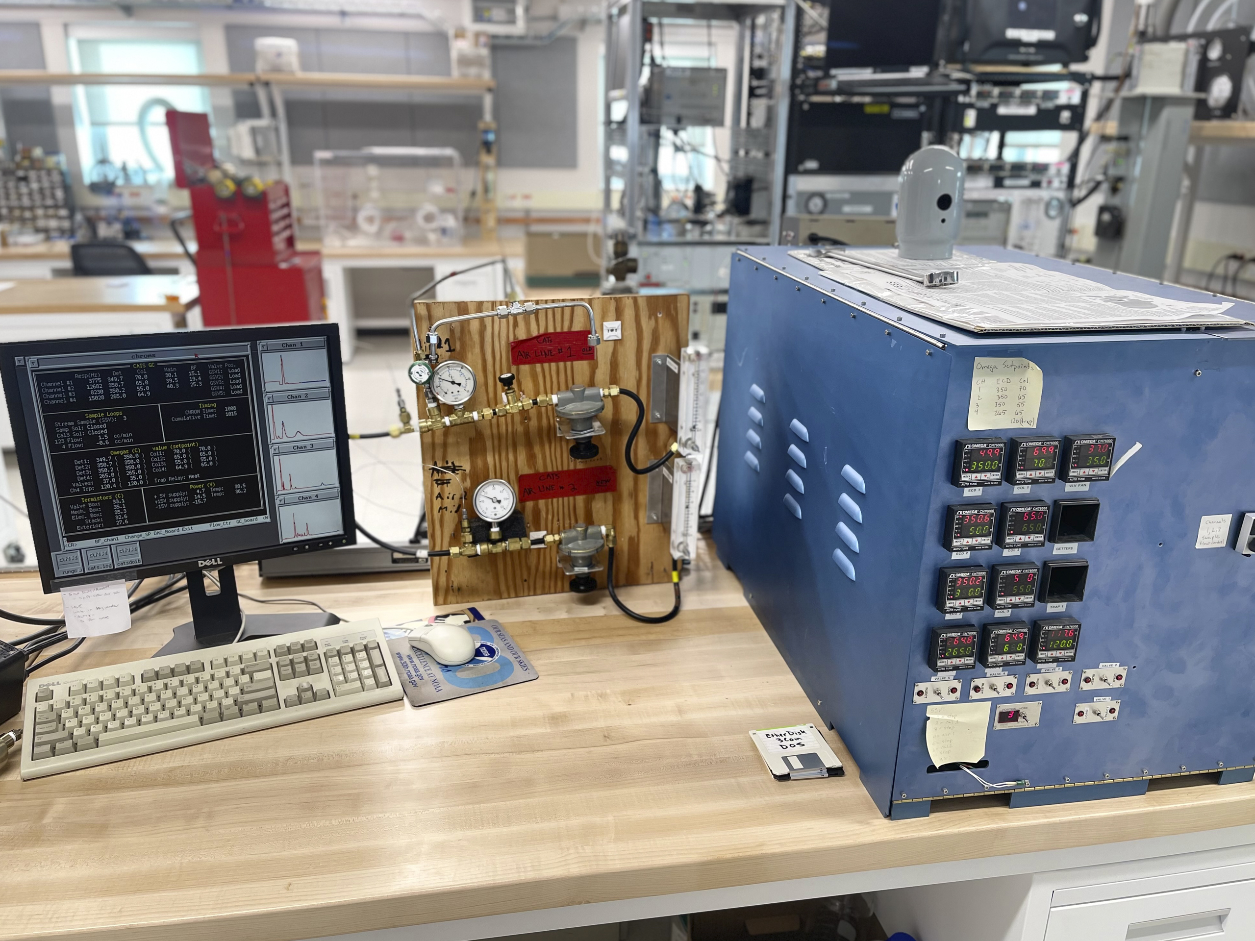 Measuring Ozone-depleting Gases — This gas chromatograph measures concentrations of CFC-11 and CFC-12, potent ozone-depleting gases.