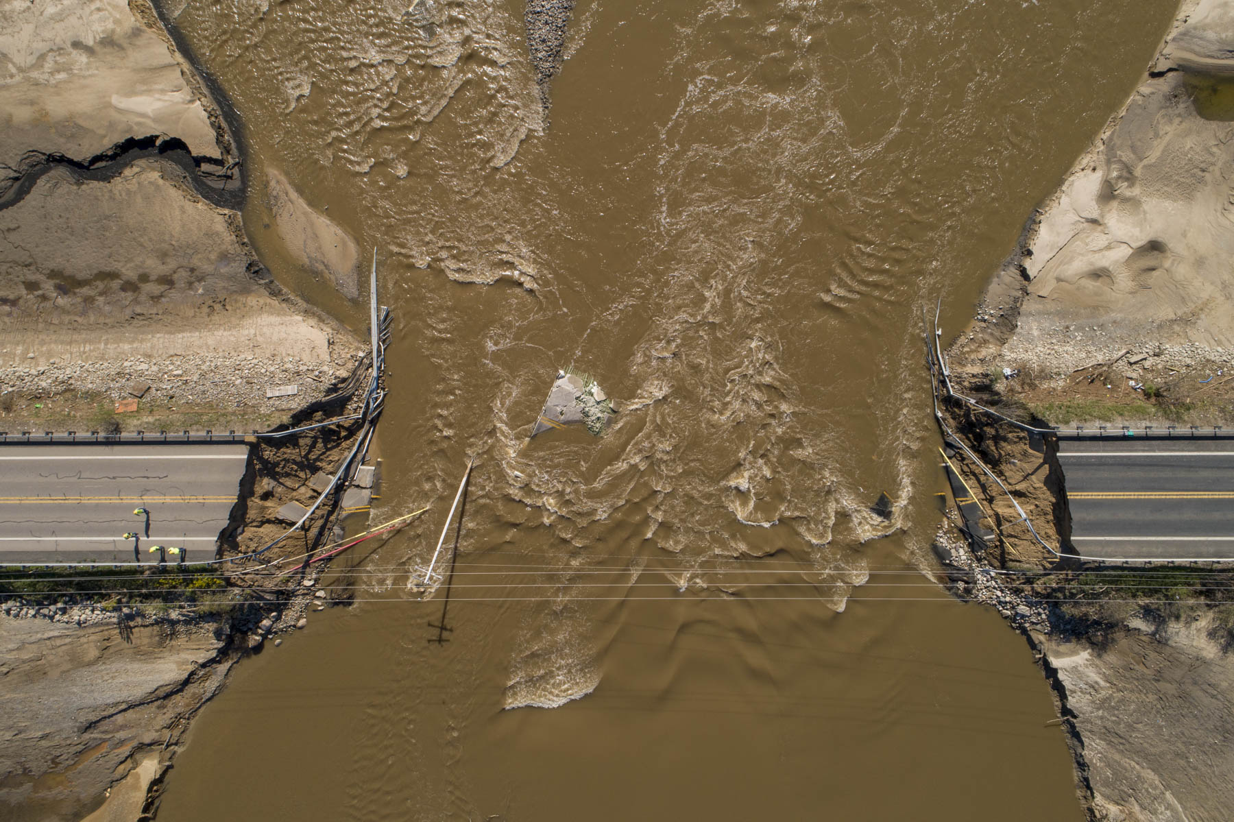 Michigan’s Bay Region sustained an unprecedented flooding event beginning May 19, 2020, following several days of heavy rain and multiple dam failures. At its peak, more than 20 state trunkline and local bridges were impacted by flooding, resulting in immediate closures to protect the motoring public. More than 10,000 households were evacuated in Midland County over a 24-hour period. Between May 19 and 26, five Michigan counties were declared to be a state of emergency (Midland, Gladwin, Saginaw,