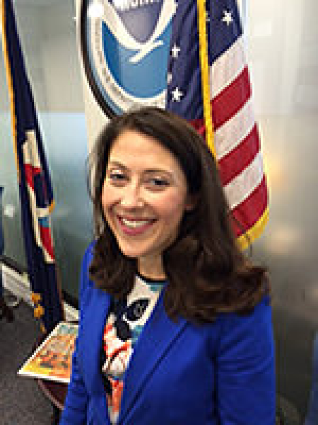 headshot Kristen Gustafson