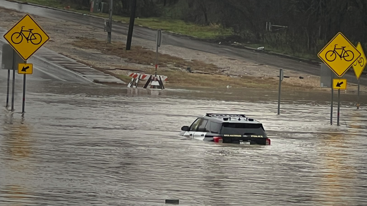 Salado Creek Flooding at Seguin Road in Bexar County. Photo credit: Alex Gamez. January, 2024.