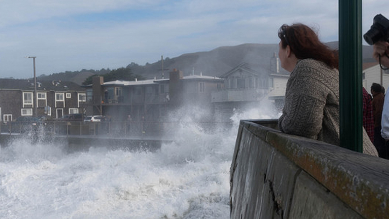 King tides and El Niño team up to threaten California coasts.
Coastal flooding could last through winter.