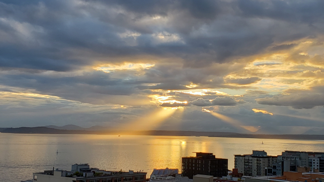 Student photo contest -cloudy sunbeam