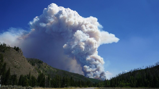 Williams Fork Fire burns in Coloarado.