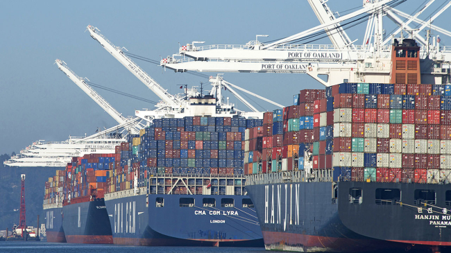 Photo of a container shipdocted in the Port of Oakland, California. (NOAA National Ocean Service photo)