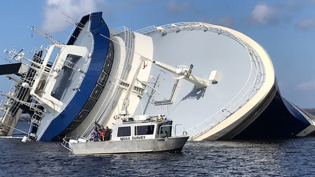 Navigation Response Team responds to a sunken vessel.