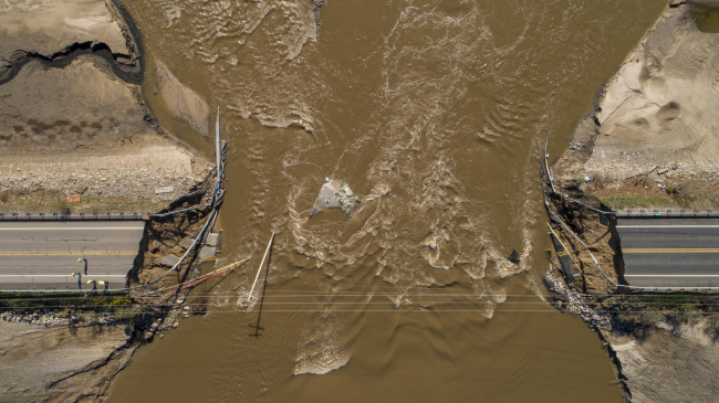 Michigan’s Bay Region sustained an unprecedented flooding event beginning May 19, 2020, following several days of heavy rain and multiple dam failures. At its peak, more than 20 state trunkline and local bridges were impacted by flooding, resulting in immediate closures to protect the motoring public. More than 10,000 households were evacuated in Midland County over a 24-hour period. Between May 19 and 26, five Michigan counties were declared to be a state of emergency (Midland, Gladwin, Saginaw,