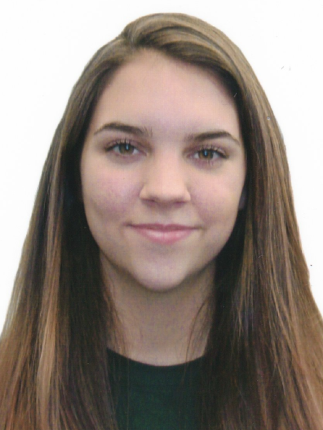 Headshot of Caroline