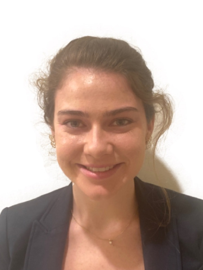 Headshot of Isabella