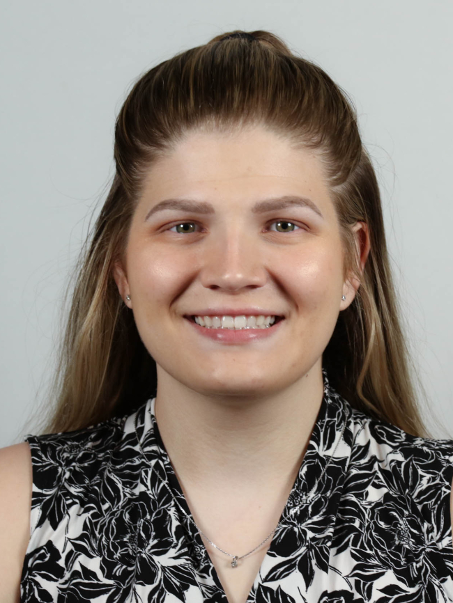 A headshot of Rebecca Buwalda.