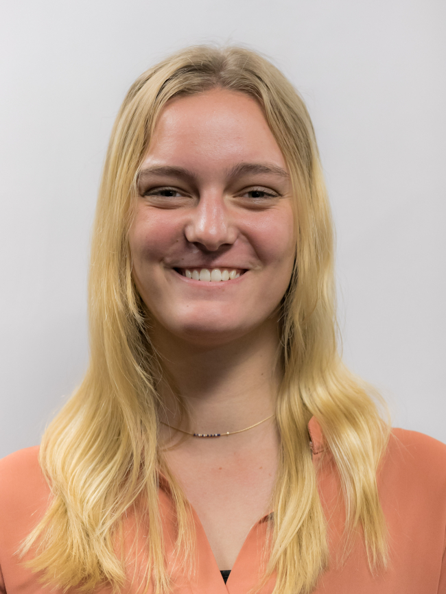 A headshot of Mia Case.