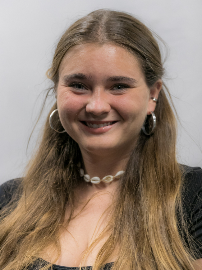 A headshot of Lydia Hughes.