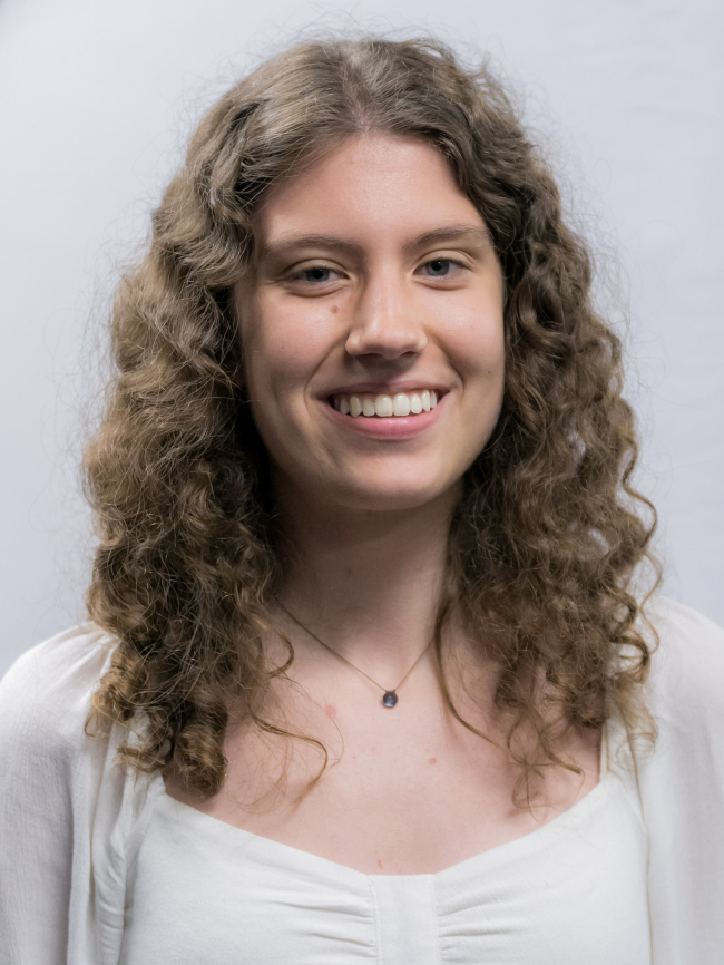 A headshot of Larissa Meyer.