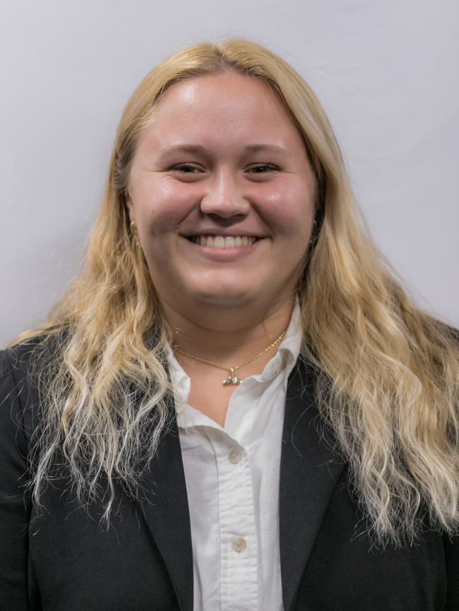 A headshot of Elizabeth Pellegrini.