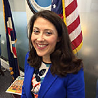 headshot Kristen Gustafson